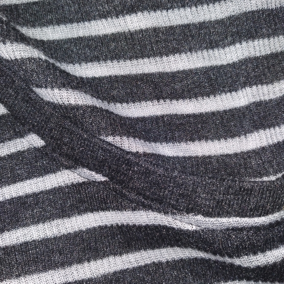 Juicy Couture long sleeve scoop neck top, size M - Picture 2 of 6